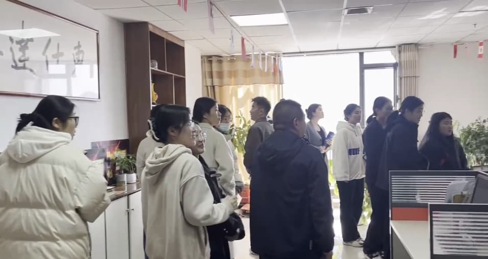Teachers and students of Linyi University visited dongstar Group to explore a new chapter in corporate development and educational cooperation